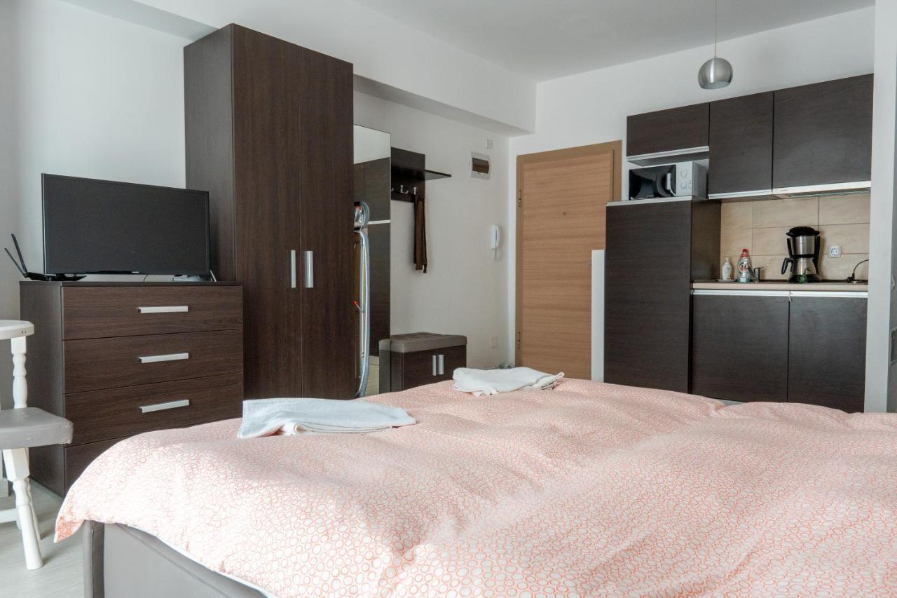 Bright Apartments Mamaia Nord Exterior photo