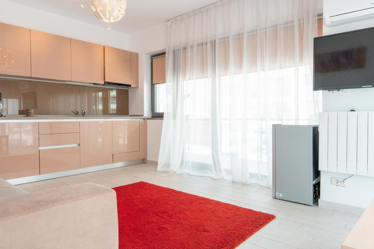Bright Apartments Mamaia Nord Exterior photo
