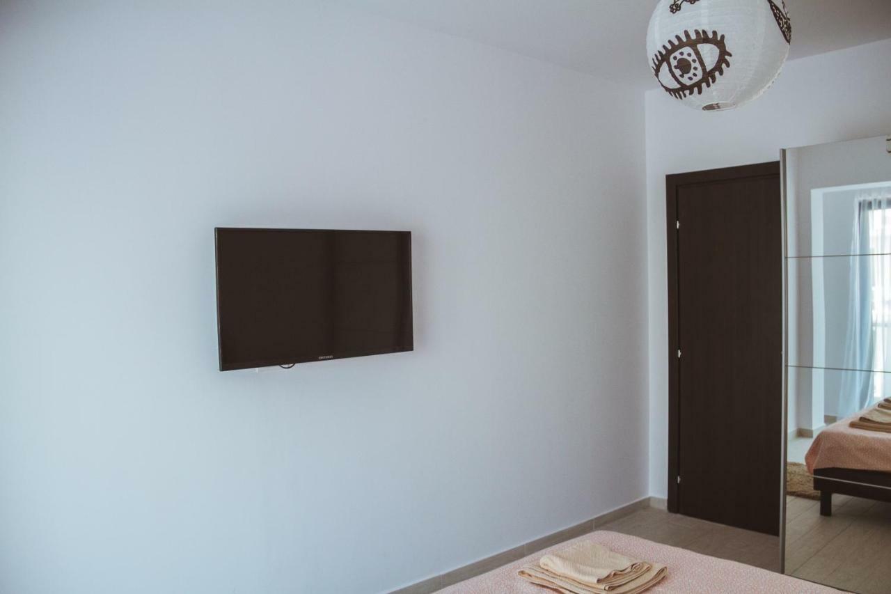 Bright Apartments Mamaia Nord Exterior photo