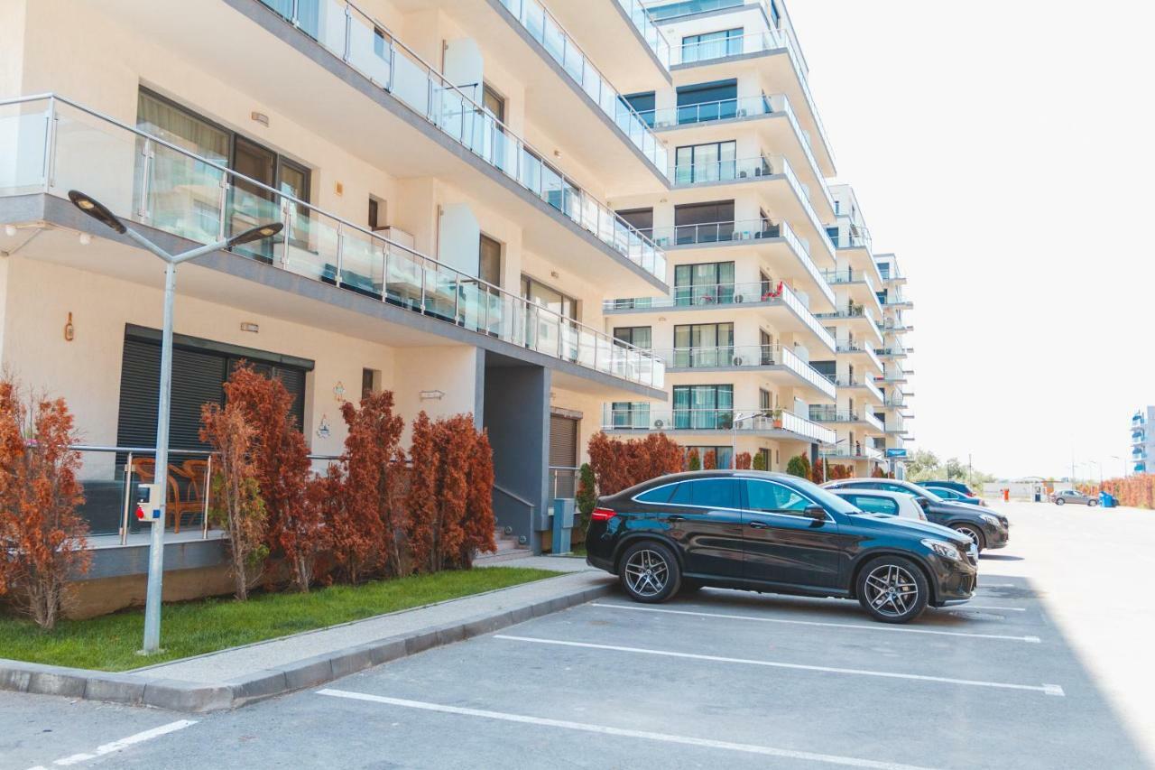Bright Apartments Mamaia Nord Exterior photo